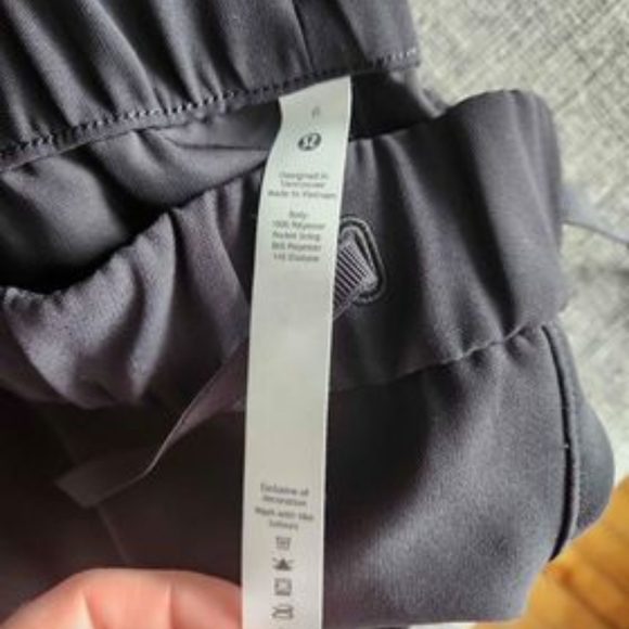 Lululemon On the Fly Capri size 6 - Picture 2 of 2